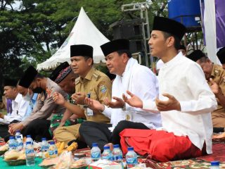 Agar Ekonomi dan Kesehatan Segera Pulih dan Bangkit. Sekda Bersama Masyarakat Legok Panjatkan Doa