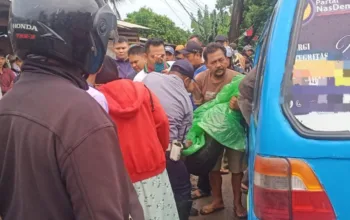 Gagal Nyalip Truck, Pengendara Motor di Tangerang Tewas Tersenggol 4 Gagal Nyalip Truck, Pengendara Motor di Tangerang Tewas Tersenggol I PojokPublik