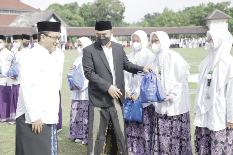 Perumdam TKR Peduli Ribuan Santri di Kabupaten Tangerang 7 Perumdam TKR Peduli Ribuan Santri di Kabupaten Tangerang I PojokPublik