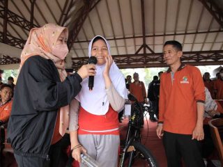 Adakan Jalan Sehat Peringati Hari Koperasi Ke-75, Diskoperindag Pandeglang Sediakan Doorprize