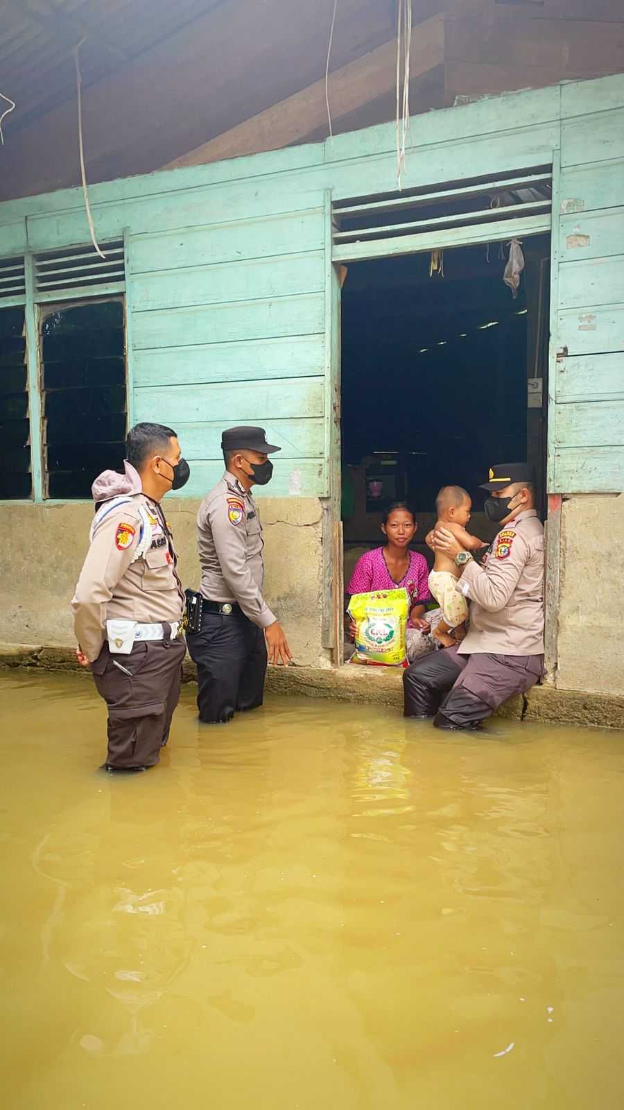 Respon Cepat Kapolsek Iptu Anra Nosa Pantas Diapresiasi 7 Respon Cepat Kapolsek Iptu Anra Nosa Pantas Diapresiasi I PojokPublik