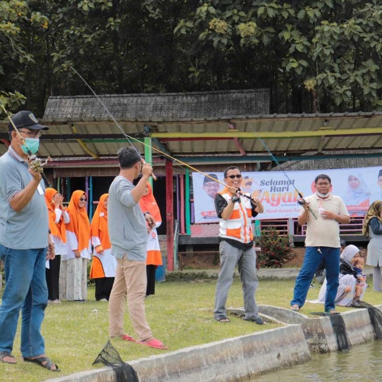 PKS Kota Serang Gelar Mancing Ceria & Fun Games Bersama Ayah 14 PKS Kota Serang Gelar Mancing Ceria & Fun Games Bersama Ayah I PojokPublik
