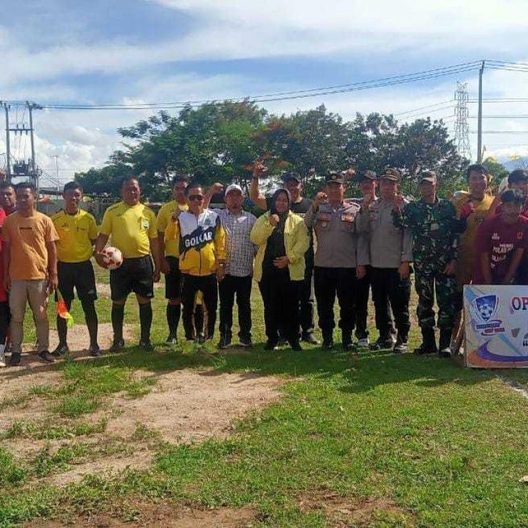 Wakil Ketua DPRD Kota Serang Buka Open Turnamen Keronjen Cup llI 13 Wakil Ketua DPRD Kota Serang Buka Open Turnamen Keronjen Cup llI I PojokPublik
