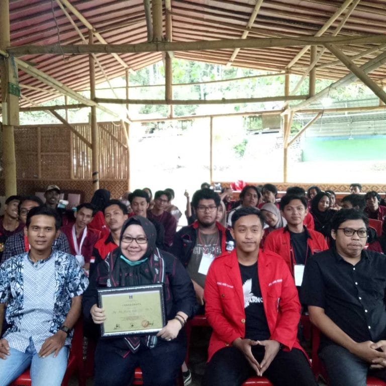 Kaderisasi DPC GMNI Serang Catat 5 Poin Pembangunan, Anggota DPRD Banten : Ingatkan Pesan Bung Karno Jas Merah 12 Kaderisasi DPC GMNI Serang Catat 5 Poin Pembangunan, Anggota DPRD Banten : Ingatkan Pesan Bung Karno Jas Merah I PojokPublik