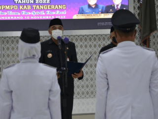 Bupati Zaki Lantik 2 Kades Hasil Pilkades PAW