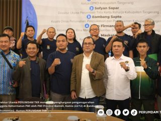 Berjasa Atas Insan Pers, Dirut PERUMDAM TKR Raih Penghargaan Anggota Kehormatan Dari PWI
