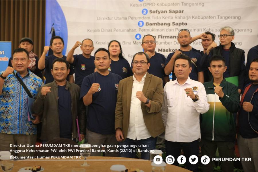 Berjasa Atas Insan Pers, Dirut PERUMDAM TKR Raih Penghargaan Anggota Kehormatan Dari PWI 10 Berjasa Atas Insan Pers, Dirut PERUMDAM TKR Raih Penghargaan Anggota Kehormatan Dari PWI I PojokPublik