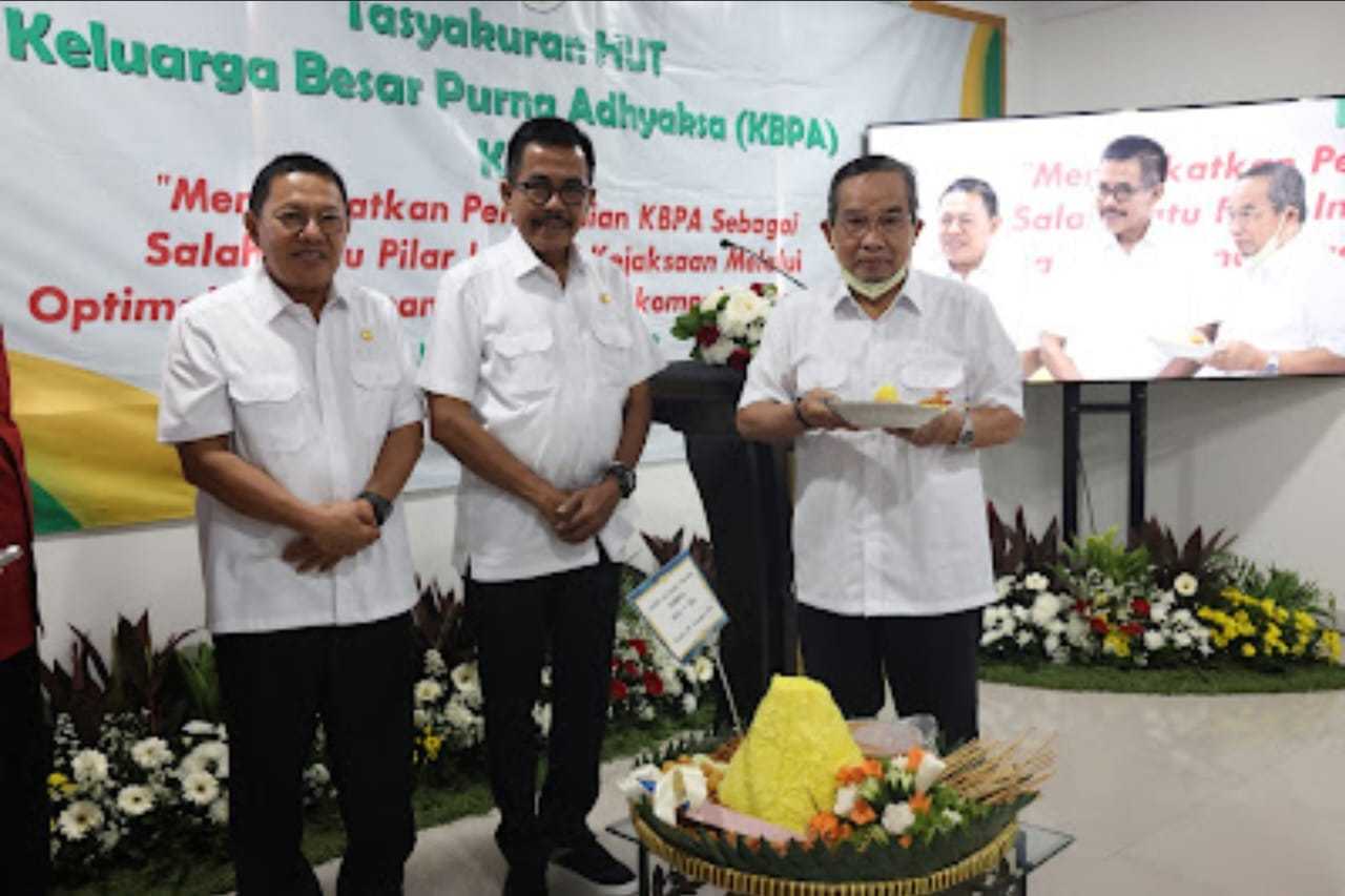 Mantan Pimpinan Kejaksaan RI Gelar Syukuran, Begini Aksinya 7 Mantan Pimpinan Kejaksaan RI Gelar Syukuran, Begini Aksinya I PojokPublik