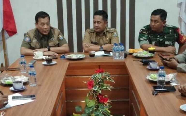 Bantaran Kali Perancis Dadap Bakal Ditata Rapih, Camat Kosambi Gelar Rakoor Lintas Sektoral 7 Bantaran Kali Perancis Dadap Bakal Ditata Rapih, Camat Kosambi Gelar Rakoor Lintas Sektoral I PojokPublik