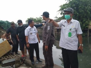 Bangunan Dibantaran Kali Perancis Tak Ada Pemiliknya Dibongkar
