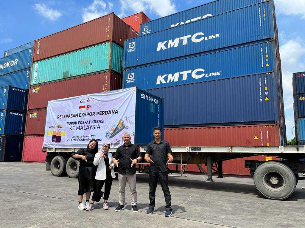 Perdana! Perusahaan Binaan FKDB Ekspor Pupuk Fosfat Ke Malaysia 7 Perdana! Perusahaan Binaan FKDB Ekspor Pupuk Fosfat Ke Malaysia I PojokPublik