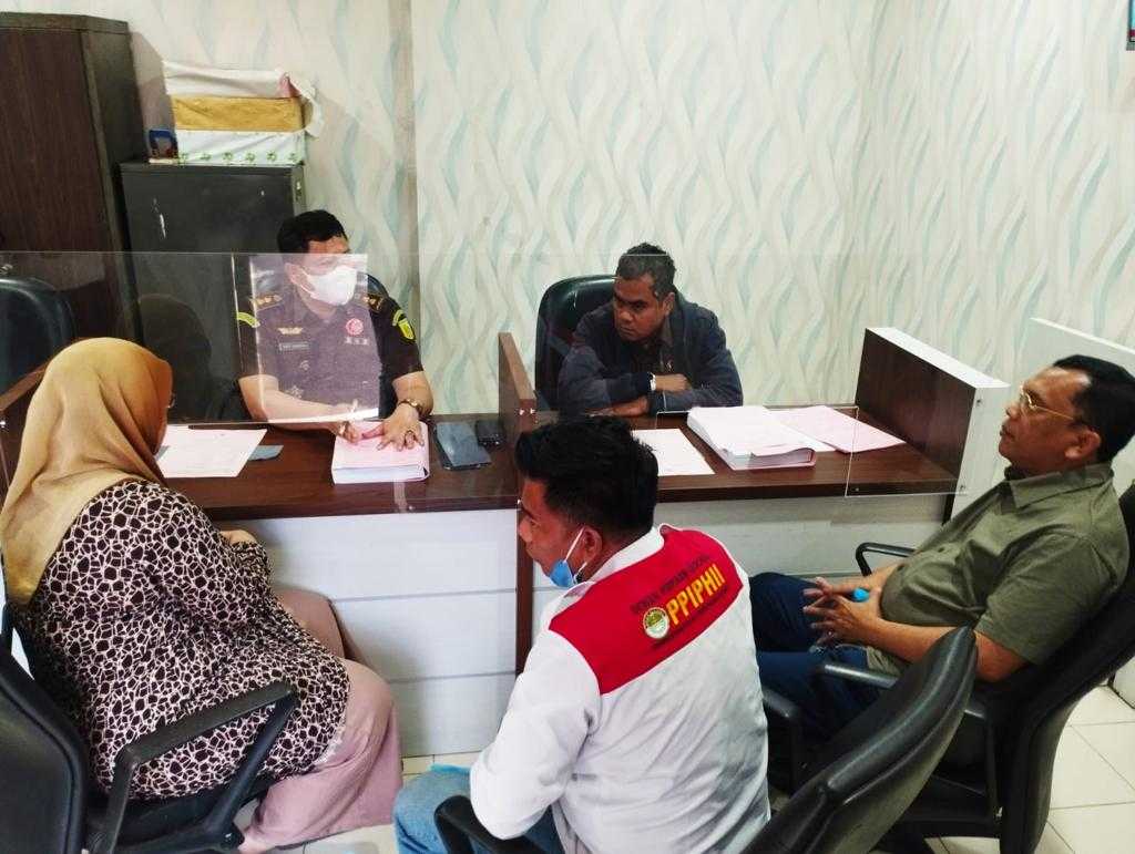 Kejari Jakbar Ungkap Berkas Supardi dan Nurlela Terkait Kasus Tanah Masuk Tahap Dua 7 Kejari Jakbar Ungkap Berkas Supardi dan Nurlela Terkait Kasus Tanah Masuk Tahap Dua I PojokPublik