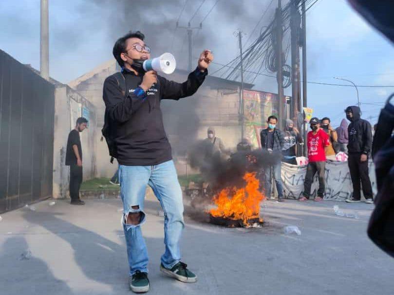 Tuntut HRD di Copot, Himpunan Peduli Desa Demo PT. Universal Luggage Indonesia 7 Tuntut HRD di Copot, Himpunan Peduli Desa Demo PT. Universal Luggage Indonesia I PojokPublik