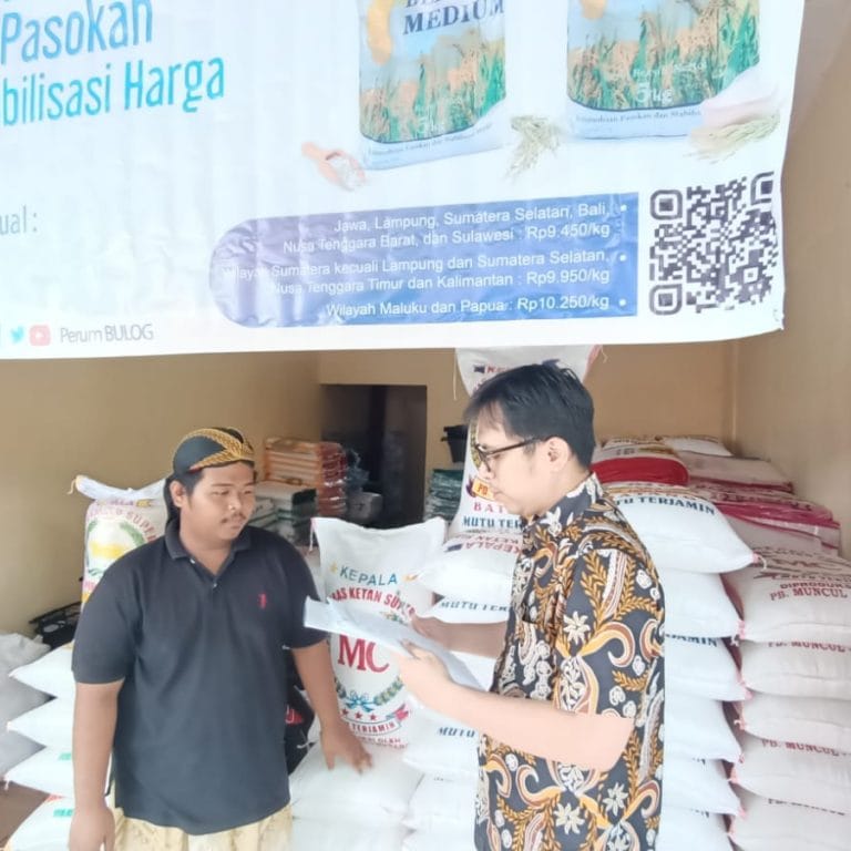 Stabilkan Harga Beras, Bulog Lebak - Pandeglang Luncurkan Porgram SPHP 14 Stabilkan Harga Beras, Bulog Lebak - Pandeglang Luncurkan Porgram SPHP I PojokPublik