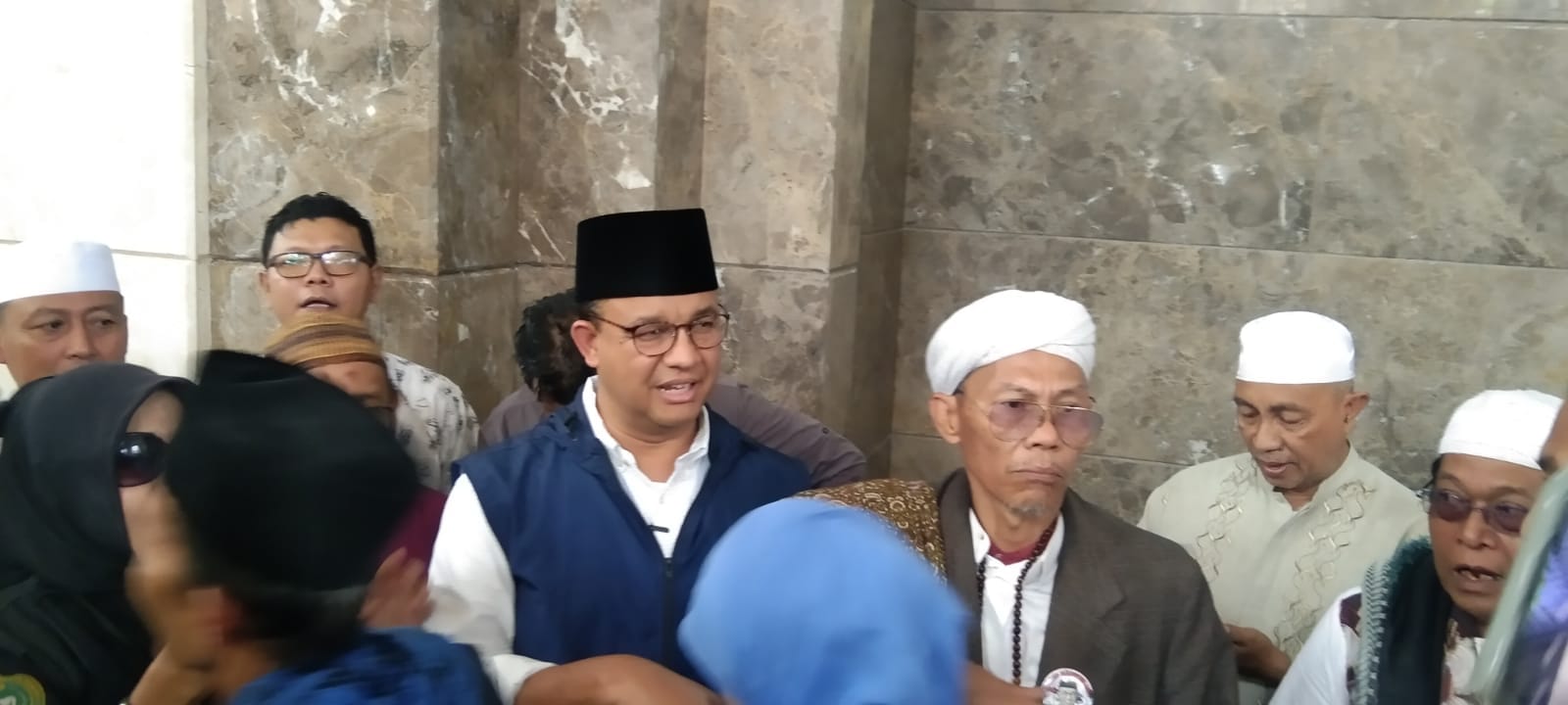 Anies Batal Kunjungi Kuliner di Tangerang, Ternyata Ular Wahidin Penyebabnya 7 Anies Batal Kunjungi Kuliner di Tangerang, Ternyata Ular Wahidin Penyebabnya I PojokPublik