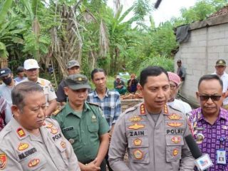 Polri Peduli, Bedah Rumah Ustadz di Desa Kalibaru Pakuhaji