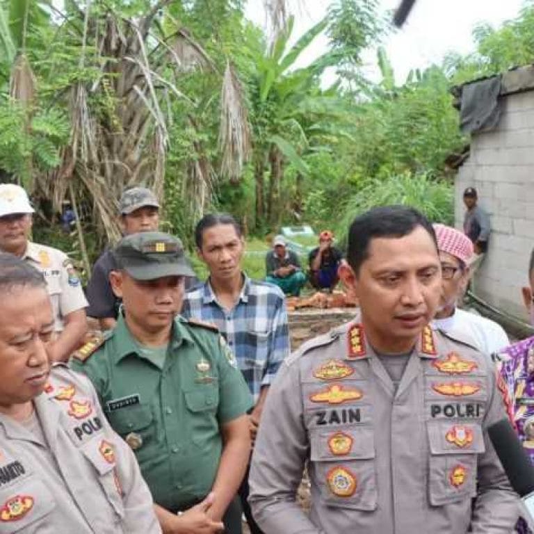 Polri Peduli, Bedah Rumah Ustadz di Desa Kalibaru Pakuhaji