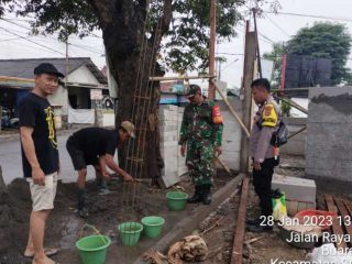 Cegah Guantibmas, Tiga Pilar Kompak Dirikan Poskamling di Desa Buaran Jati