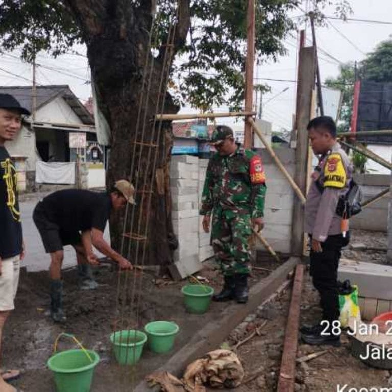 Cegah Guantibmas, Tiga Pilar Kompak Dirikan Poskamling di Desa Buaran Jati