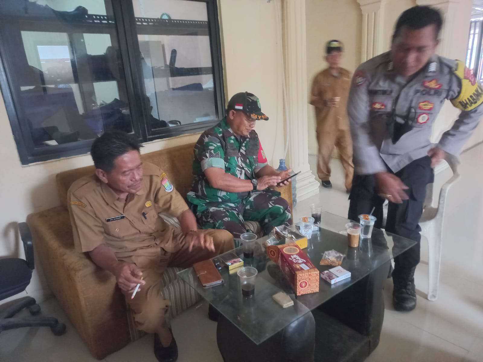 Jajaran Koramil 05/Blrj Kodim 0510/Trs Rutin Melaksanakan Serbuan Teritorial di Wilayah Binaannya I PojokPublik