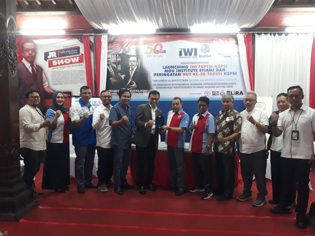 LAUNCHING IWI FSPTSI -KSPSI MOU INSTITUTE STIAMI PERINGATAN HUT KE -50 TAHUN KSPSI 7 LAUNCHING IWI FSPTSI -KSPSI MOU INSTITUTE STIAMI PERINGATAN HUT KE -50 TAHUN KSPSI I PojokPublik