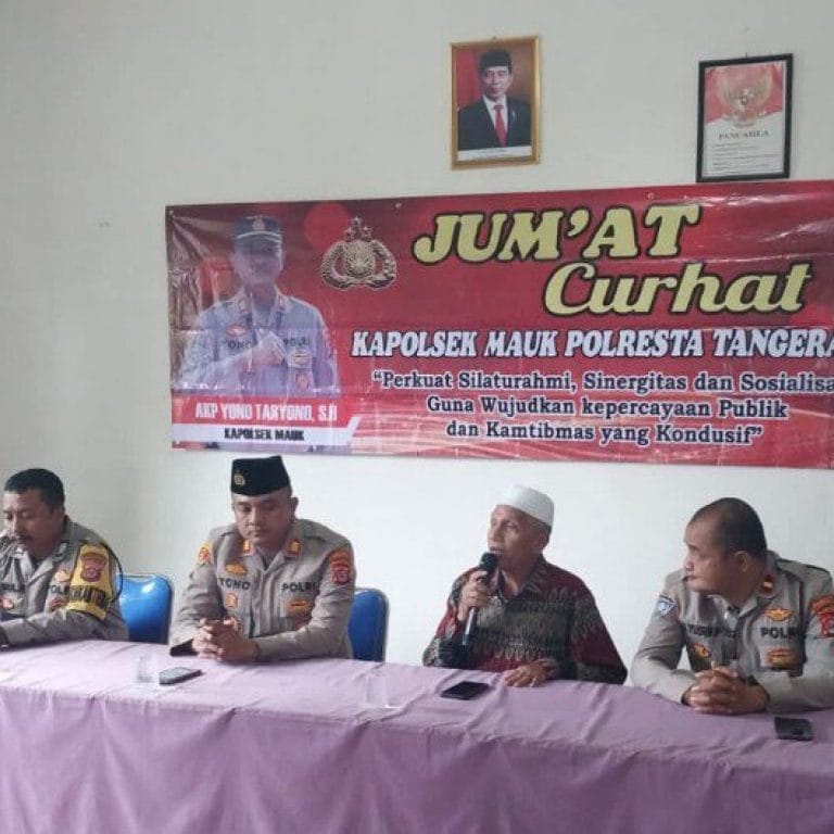 Jum’at Curhat di Desa Marga Mulya, Kapolsek Mauk Berikan Imbauan Cuaca Ekstrem dan Kamtibmas
