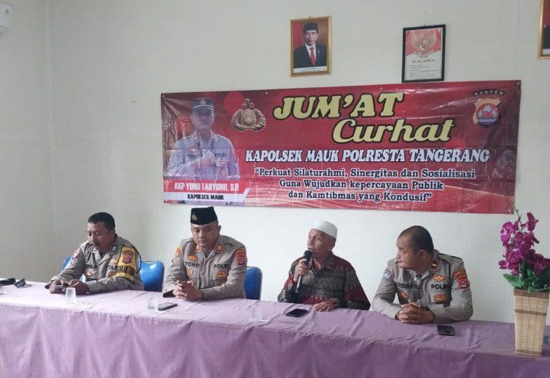 Jum'at Curhat di Desa Marga Mulya, Kapolsek Mauk Berikan Imbauan Cuaca Ekstrem dan Kamtibmas 7 Jum'at Curhat di Desa Marga Mulya, Kapolsek Mauk Berikan Imbauan Cuaca Ekstrem dan Kamtibmas I PojokPublik