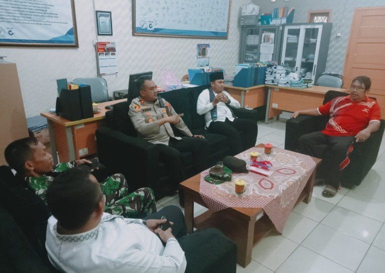 Beri Imbauan Kamtibmas, Kapolsek Mauk Sambangi Sekolah 7 Beri Imbauan Kamtibmas, Kapolsek Mauk Sambangi Sekolah I PojokPublik