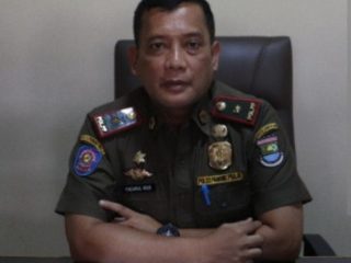 Viral Vidio Pengendara Berjatuhan di Jalan Rajeg, Satpol PP : Aktivitas Pengurugan Dihentikan