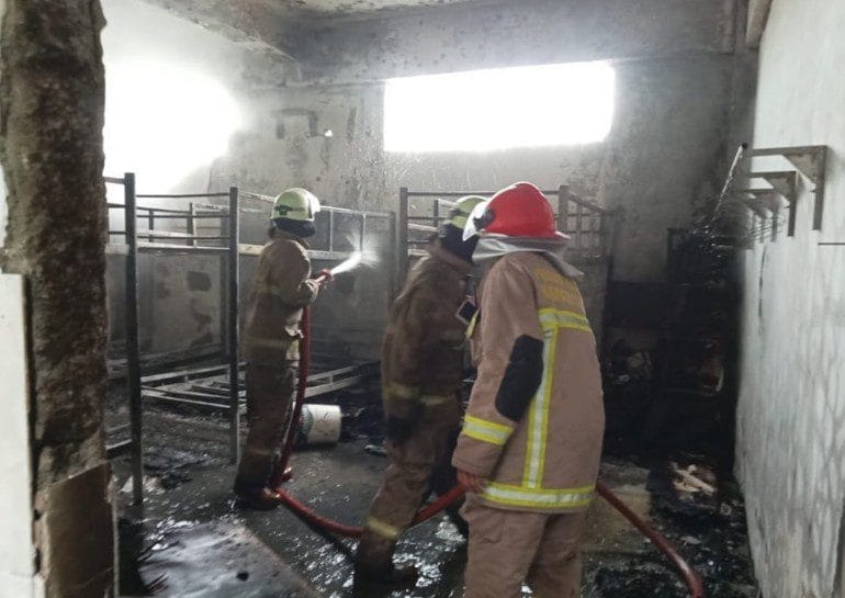 Diduga Konsleting Listrik Pondok Pesantren di Sukamulya Tangerang Kebakaran 7 Diduga Konsleting Listrik Pondok Pesantren di Sukamulya Tangerang Kebakaran I PojokPublik