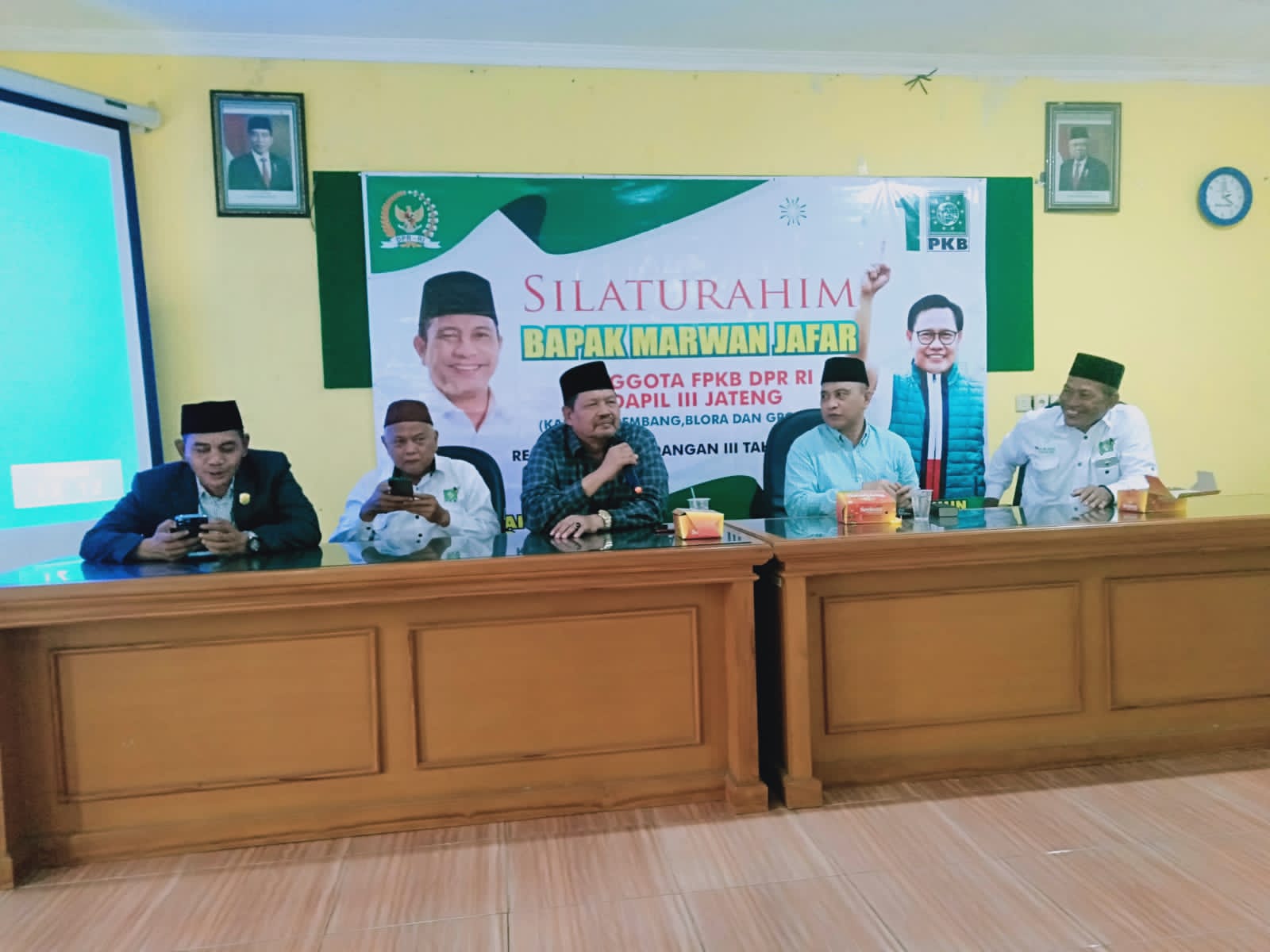 Infrastruktur Daerah Rusak, Marwan Jafar: Jangan Sampai Masyarakat Jadi Korban 7 Infrastruktur Daerah Rusak, Marwan Jafar: Jangan Sampai Masyarakat Jadi Korban I PojokPublik