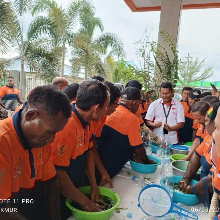 FKDB Jadi Pembicara Bimtek Tanaman dan Pangan, Komitmen Bangun Ekosistem Pertanian Papua 13 FKDB Jadi Pembicara Bimtek Tanaman dan Pangan, Komitmen Bangun Ekosistem Pertanian Papua I PojokPublik
