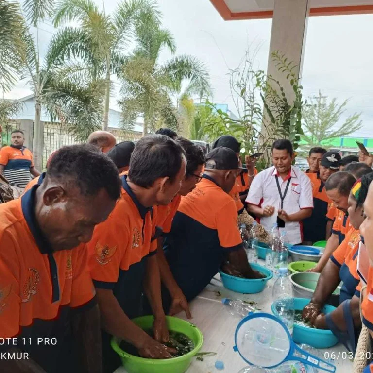 FKDB Jadi Pembicara Bimtek Tanaman dan Pangan, Komitmen Bangun Ekosistem Pertanian Papua 13 FKDB Jadi Pembicara Bimtek Tanaman dan Pangan, Komitmen Bangun Ekosistem Pertanian Papua I PojokPublik