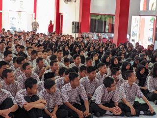Jaksa Menyapa di SMK Terlkom Malang