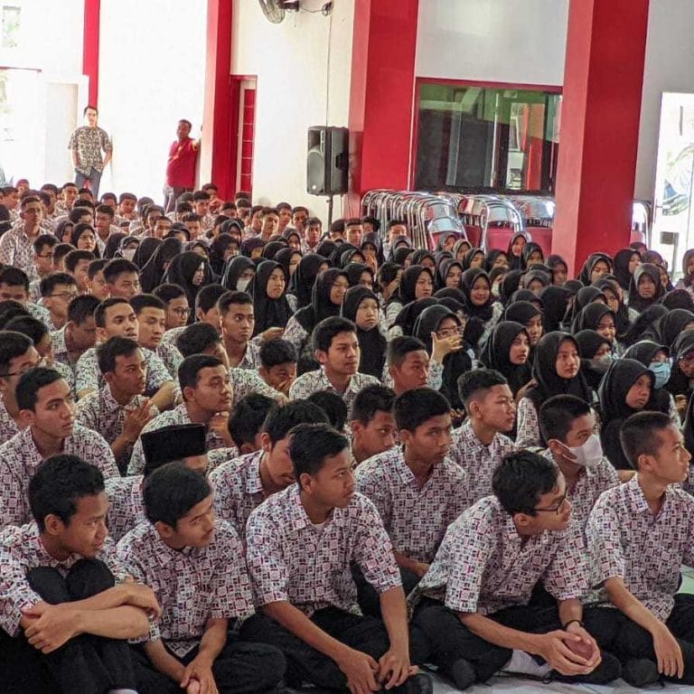 Jaksa Menyapa di SMK Terlkom Malang 14 Jaksa Menyapa di SMK Terlkom Malang I PojokPublik