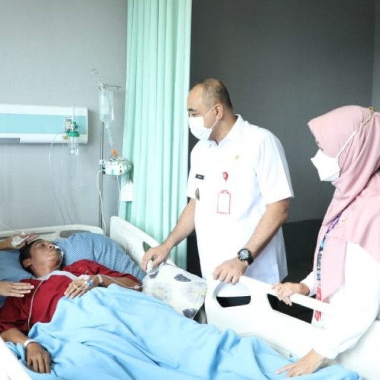 Bupati Zaki Beri Semangat dan Motivasi ke Para Pasien RSUD Balaraja