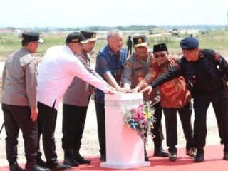 Bupati Zaki Dampingi Kapolri di Ground Breaking Batalion A Brimob