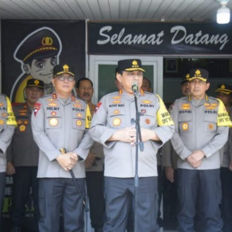 Irjen Helmy Santika Dampingi Wakapolri Pantau Arus Mudik di Bakauheni