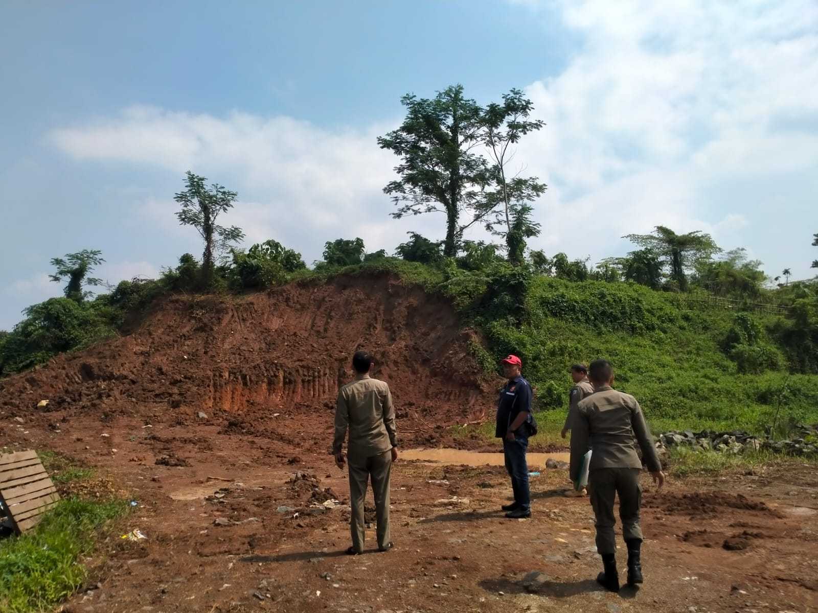 Masyarakat dan Relawan Puji Pemkab Lebak Tutup Galian di Pertelon I PojokPublik