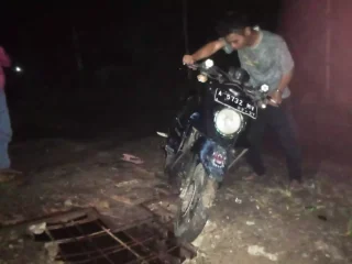 Dampak Galian Tanah Merah di Pertelon, Seorang Penendara Terpelosok