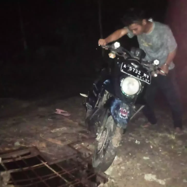 Dampak Galian Tanah Merah di Pertelon, Seorang Penendara Terpelosok