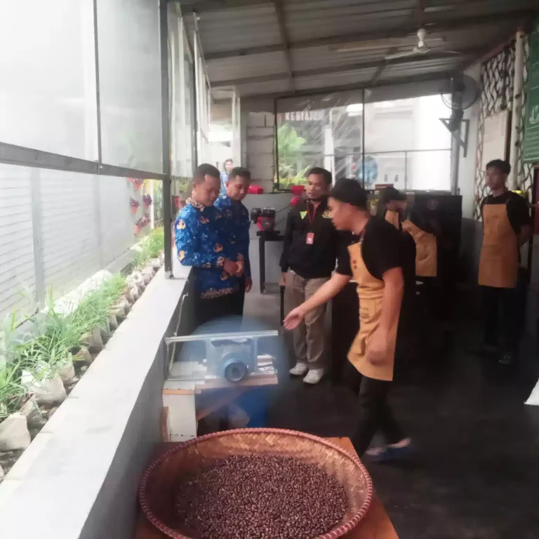 Senyum Lebar Warga Binaan Rutan Kelas I Depok, Begini Penyebabnya