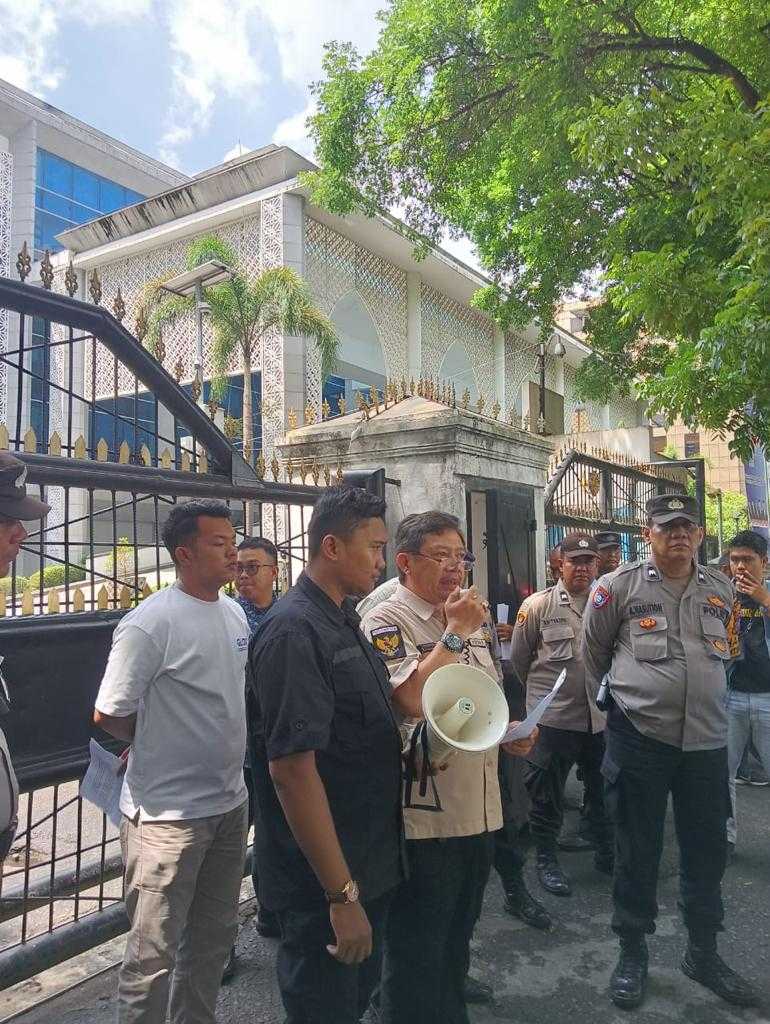 Diduga Penyalahgunaan BBM Bersubsidi Solar, Masyarakat Desak DPRD Sumut Usut PT. PET 3 Diduga Penyalahgunaan BBM Bersubsidi Solar, Masyarakat Desak DPRD Sumut Usut PT. PET I PojokPublik