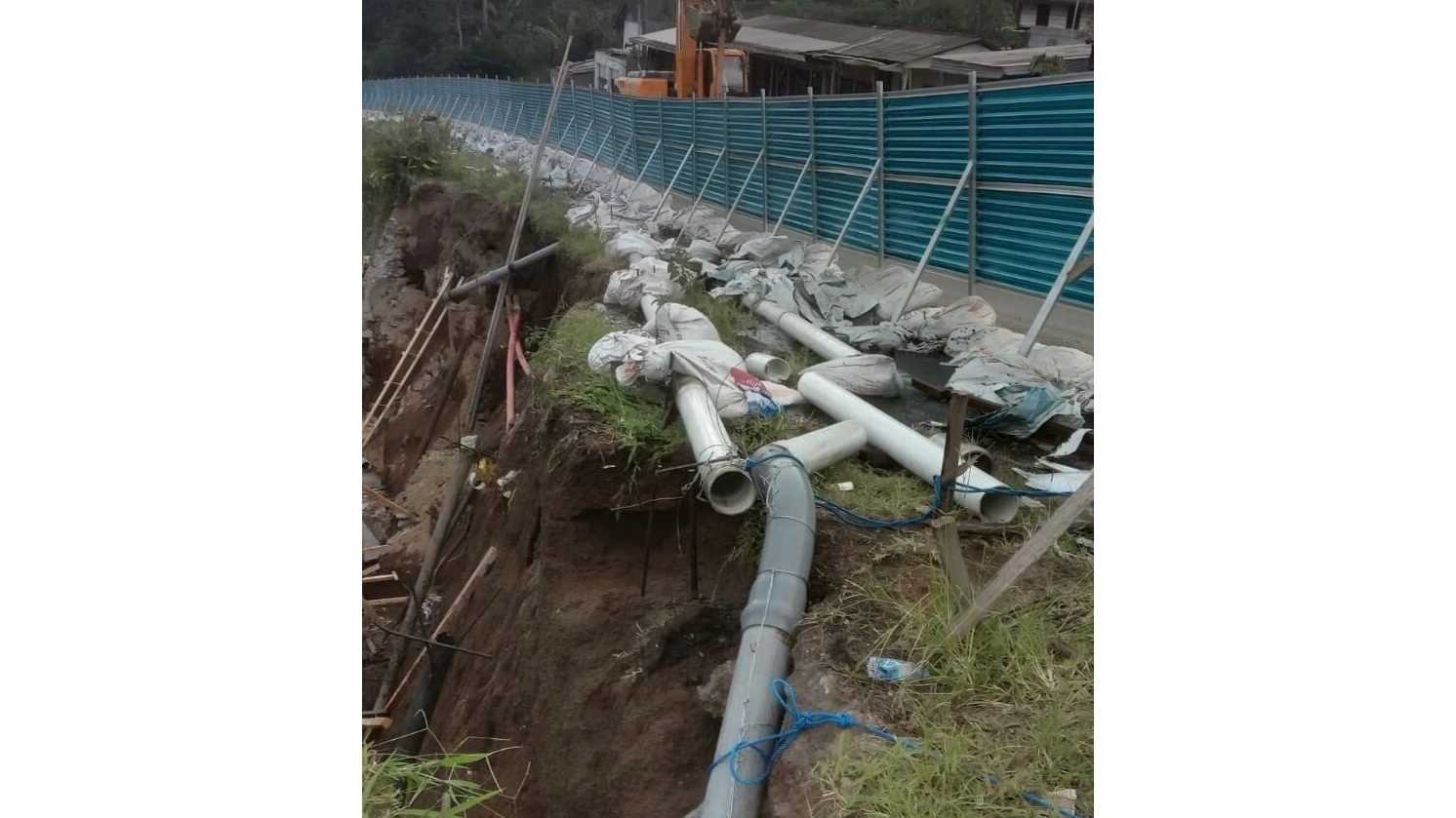 Warga Karang Asem Bali Timur Keluhkan Penanganan PDAM Giri Toh Langkir 4 Warga Karang Asem Bali Timur Keluhkan Penanganan PDAM Giri Toh Langkir I PojokPublik