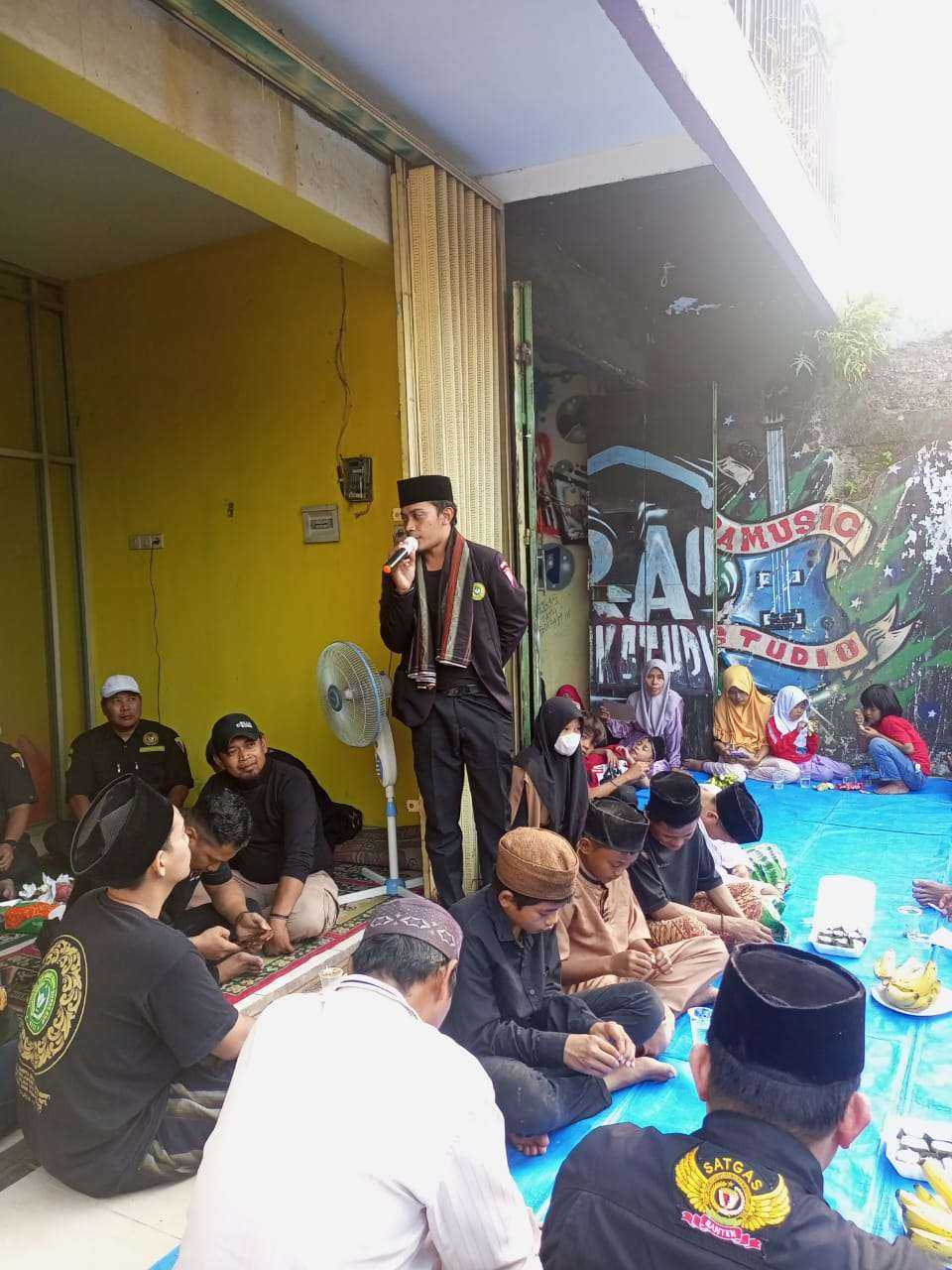 Masyarakat Satgas Banten KESTI TTKKDH DPAC Balaraja dan DPC Kabupaten Tangerang Gelar Santunan Anak Yatim dan Dhuafa 7 Masyarakat Satgas Banten KESTI TTKKDH DPAC Balaraja dan DPC Kabupaten Tangerang Gelar Santunan Anak Yatim dan Dhuafa I PojokPublik