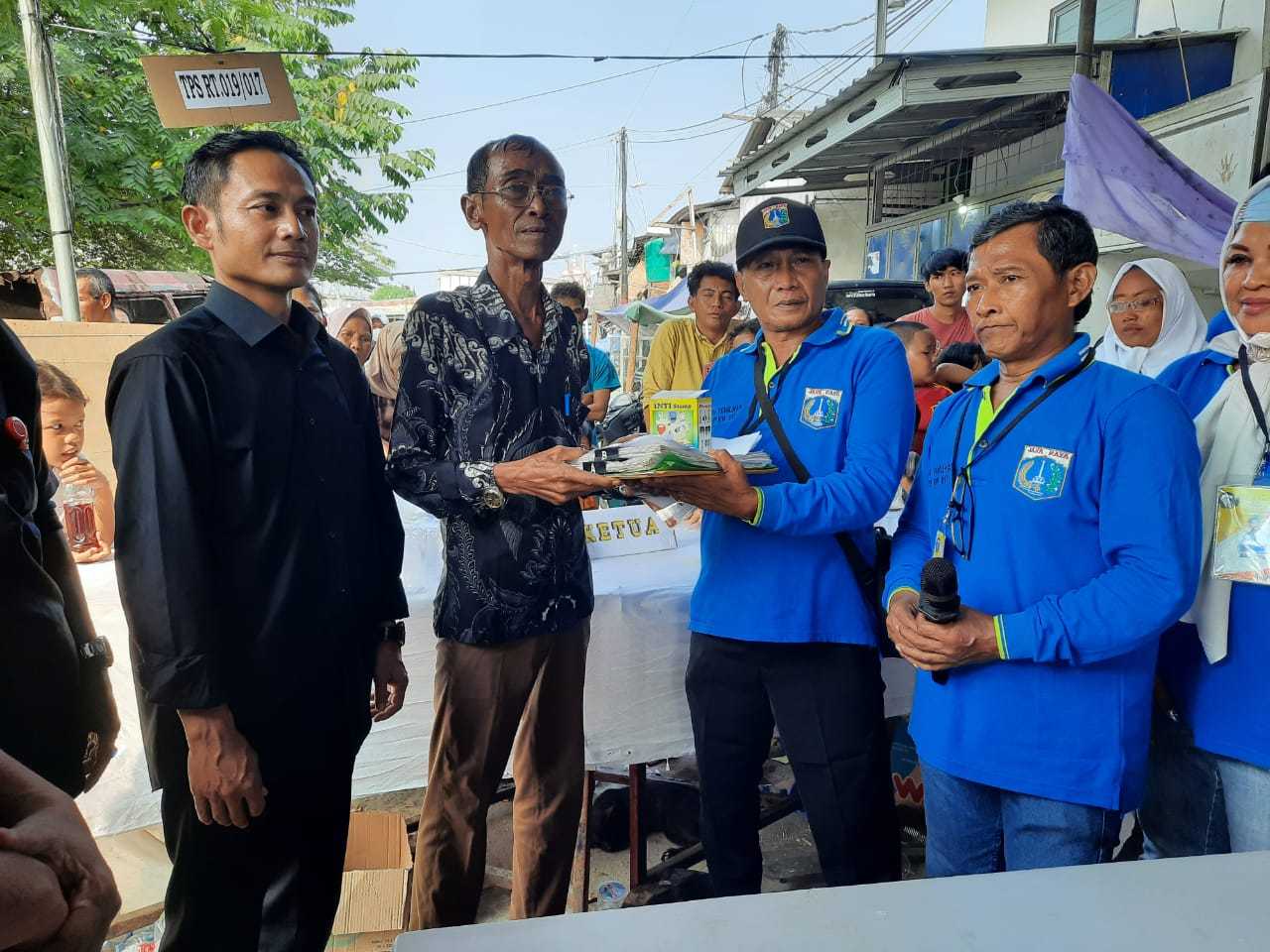 Tarsono ketua RT.19 Kebon Tebu Muarabaru Penjaringan kembali terpilih untuk masabakti 2023-2028 7 Tarsono ketua RT.19 Kebon Tebu Muarabaru Penjaringan kembali terpilih untuk masabakti 2023-2028 I PojokPublik