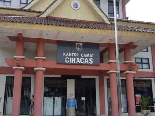 Pabrik Pengolahan Limbah dan Sampah Bekas Membangkang, Camat Ciracas Akan Tutup CV Gunadi Putra Nusantara