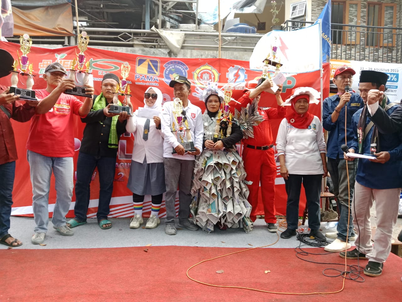 Dengan Karnaval Jalan Sehat Semarakan HUT RI Ke 78 2 Dengan Karnaval Jalan Sehat Semarakan HUT RI Ke 78 I PojokPublik