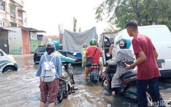Jalan Letda Sujono Medan Kembali Banjir Hingga Macet Dan Kendaraan Mogok 4 Jalan Letda Sujono Medan Banjir