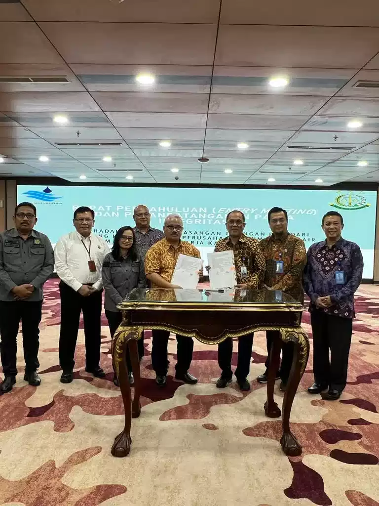 Fokus Pembangunan Proyek Strategis Air Bersih, Perumdam TKR Kabupaten Tangerang Gandeng Jamintel Kejagung RI Dan Tekan Pakta Integritas 3 Fokus Pembangunan Proyek Strategis Air Bersih, Perumdam TKR Kabupaten Tangerang Gandeng Jamintel Kejagung RI Dan Tekan Pakta Integritas I PojokPublik